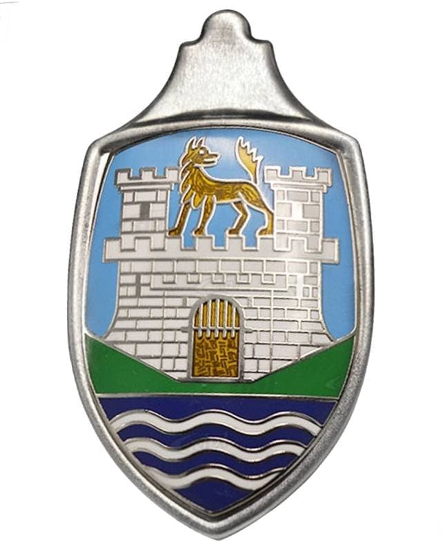 EMBLEM WITH BASE, FRONT HOOD, BLUE BACKGROUND *GERMAN* BUG 1951-59